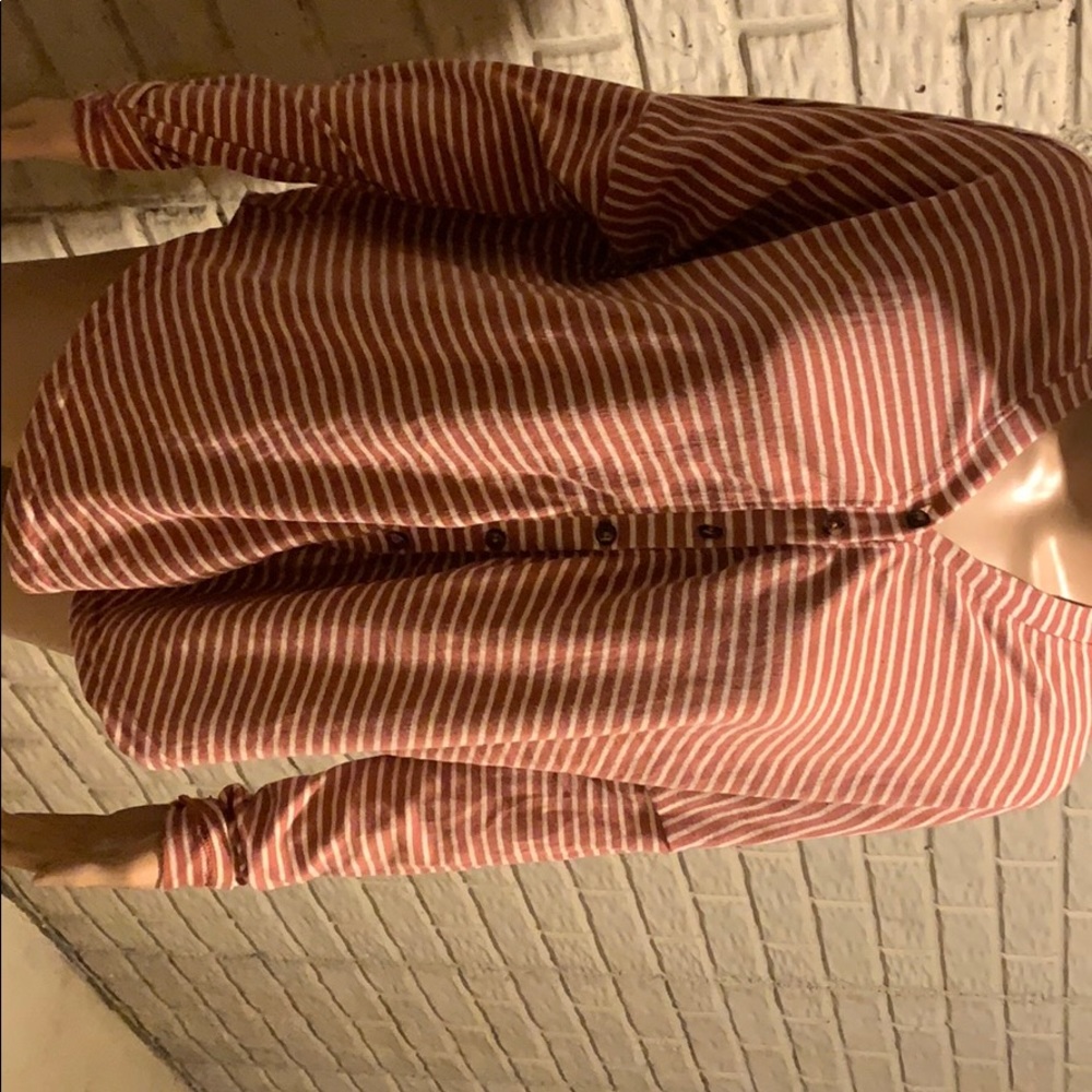 Lon sleeve button shirt v neck